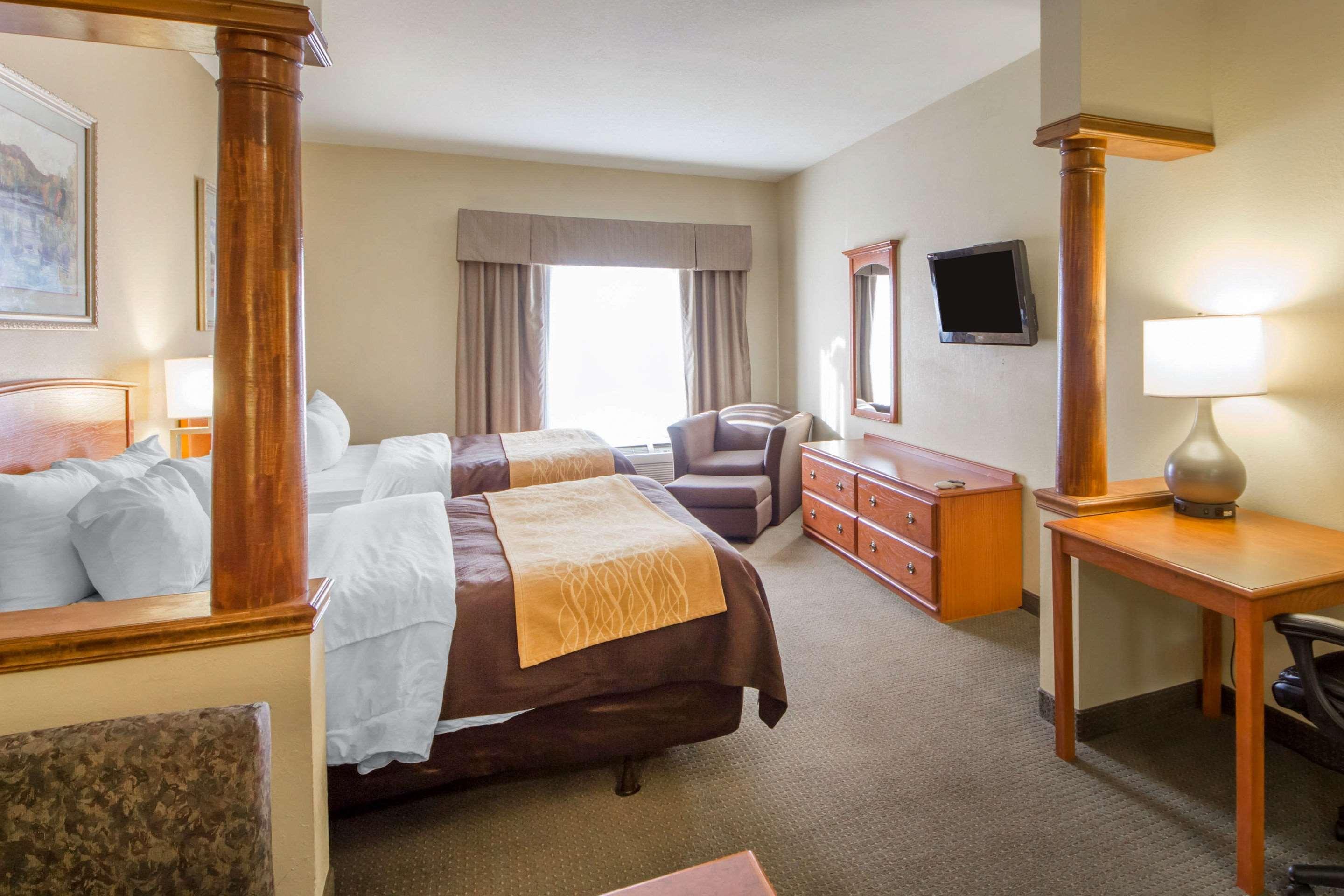 Quality Inn & Suites Midamerica Industrial Park Area Pryor Creek Extérieur photo