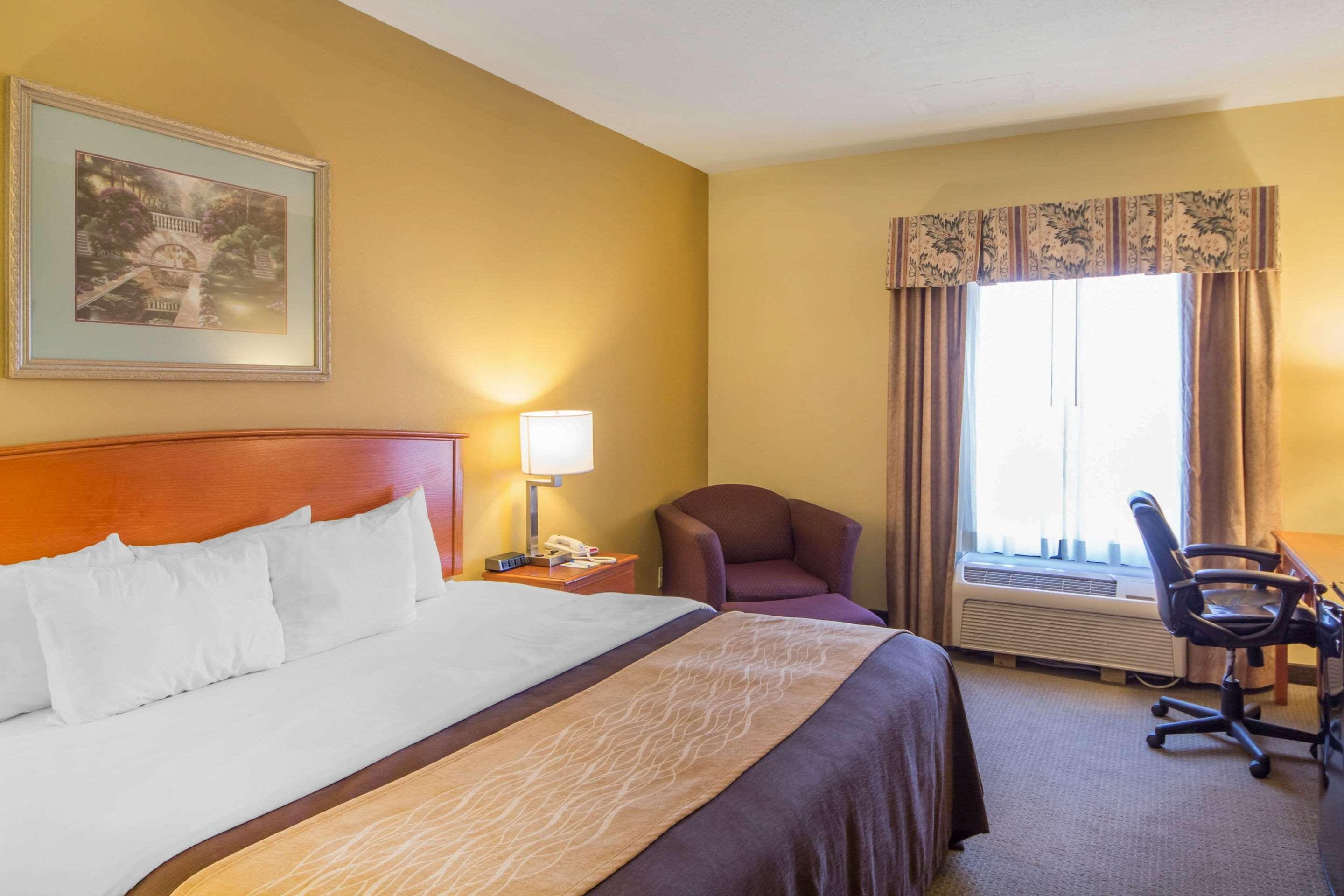 Quality Inn & Suites Midamerica Industrial Park Area Pryor Creek Extérieur photo