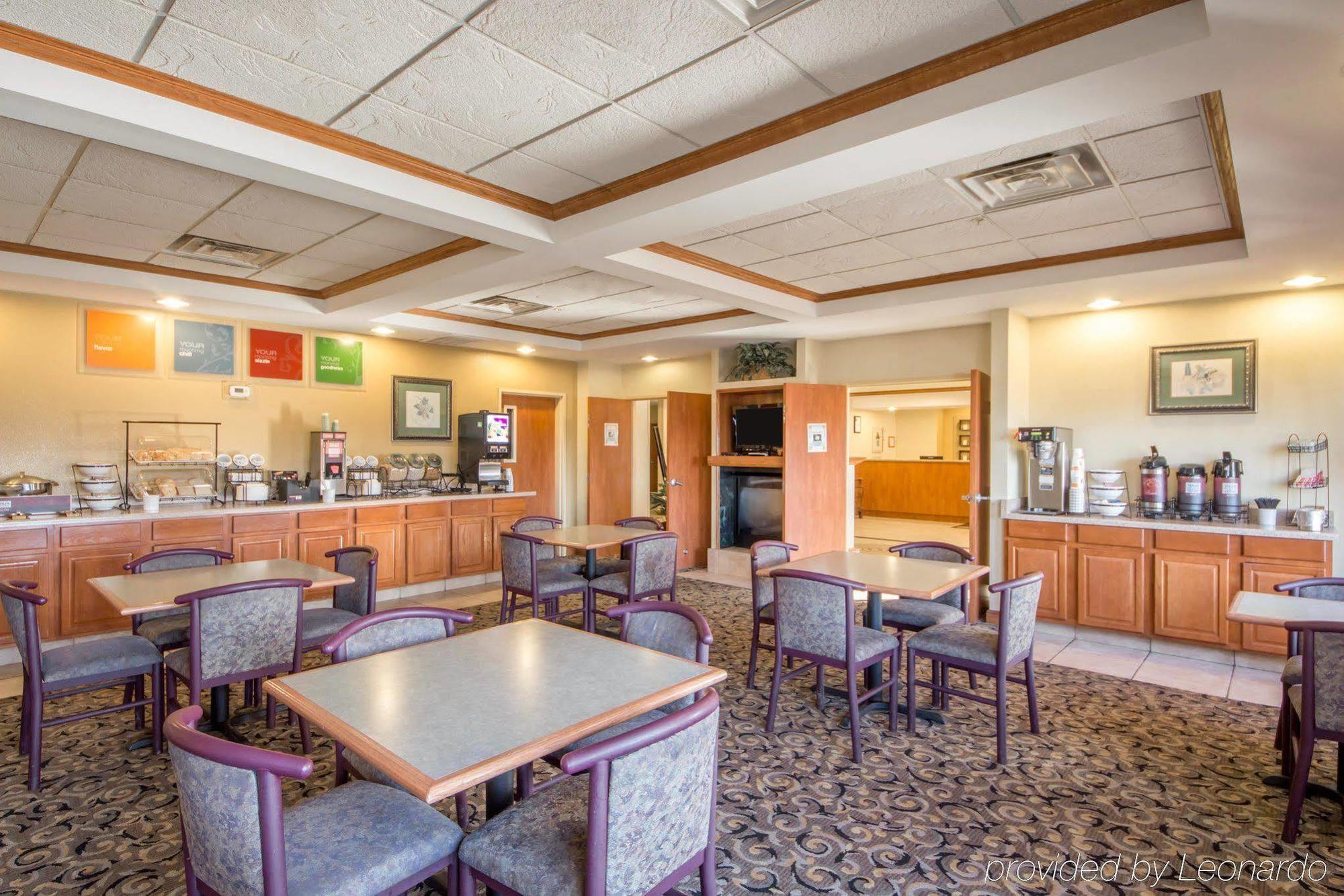 Quality Inn & Suites Midamerica Industrial Park Area Pryor Creek Extérieur photo