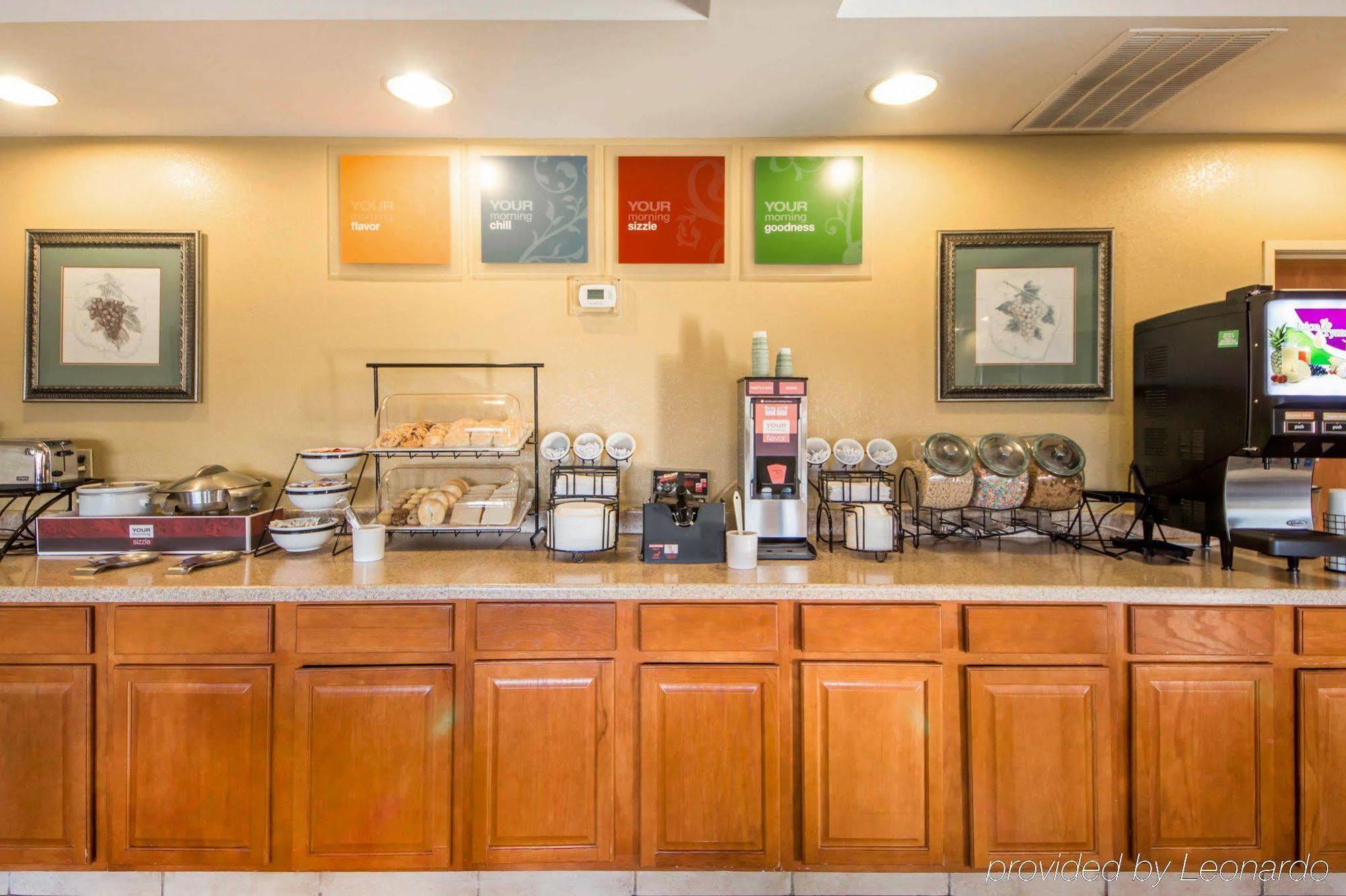 Quality Inn & Suites Midamerica Industrial Park Area Pryor Creek Extérieur photo